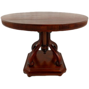 Mesa hall alemana con patas scroll